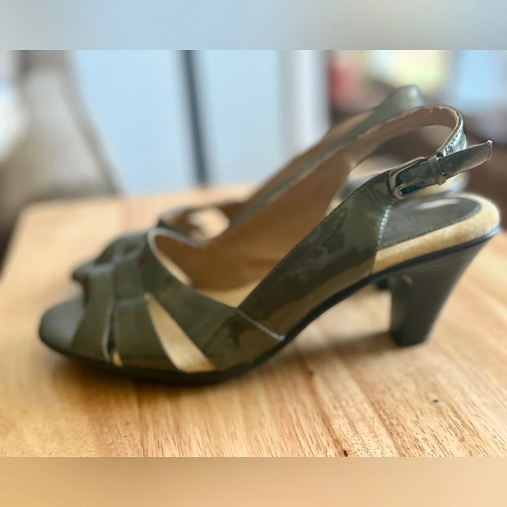 Softspots Women's Olive‎ Green Patent Leather Heeled Strapped Sandals